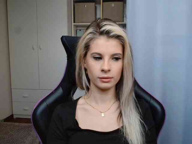 KristineNatural webcam