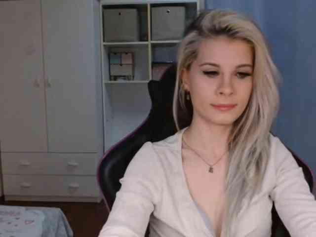 KristineNatural webcam