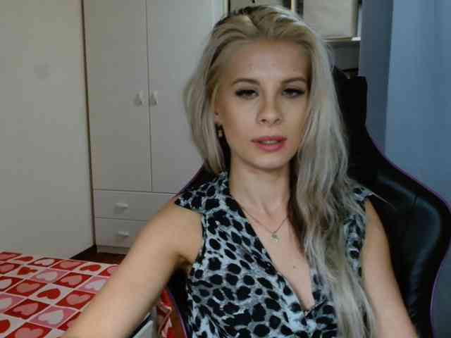 KristineNatural webcam
