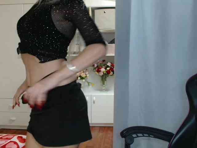Model: KristineNatural
