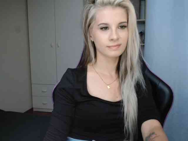 KristineNatural webcam