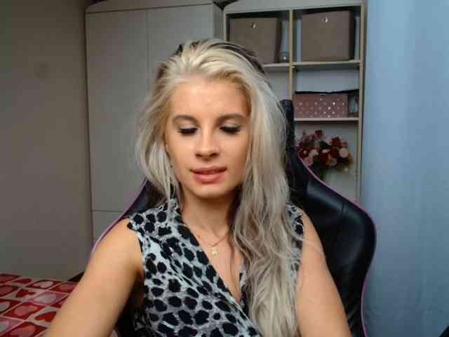 KristineNatural webcam