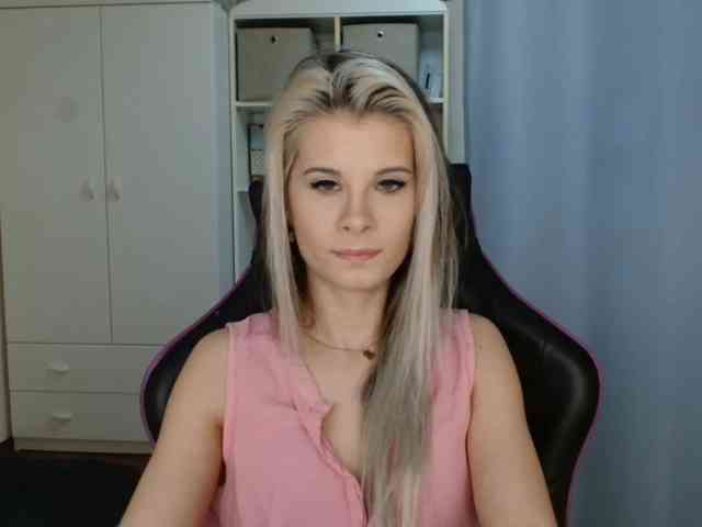 KristineNatural webcam