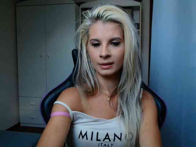 KristineNatural webcam