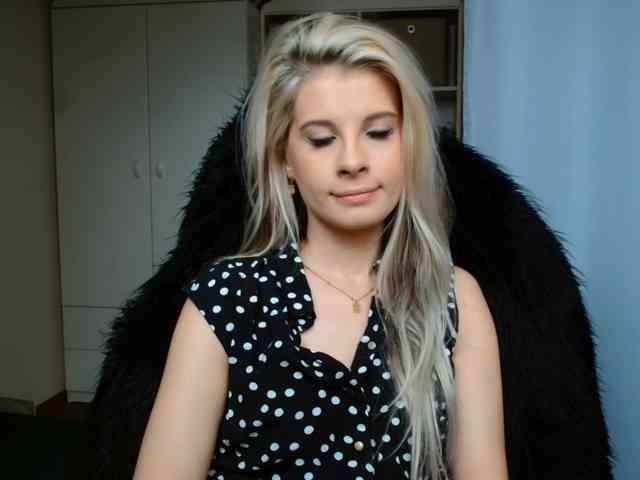 KristineNatural webcam