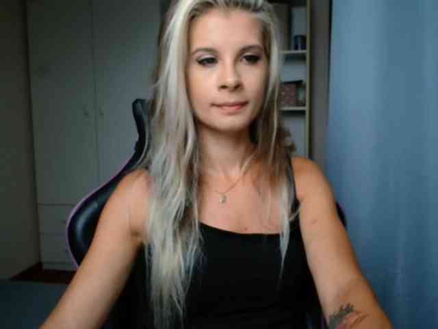 KristineNatural webcam