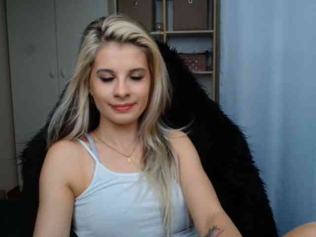 KristineNatural webcam