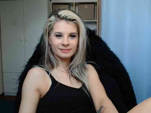 KristineNatural webcam