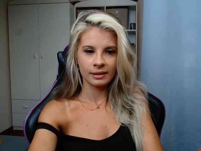 KristineNatural webcam