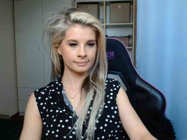 KristineNatural webcam