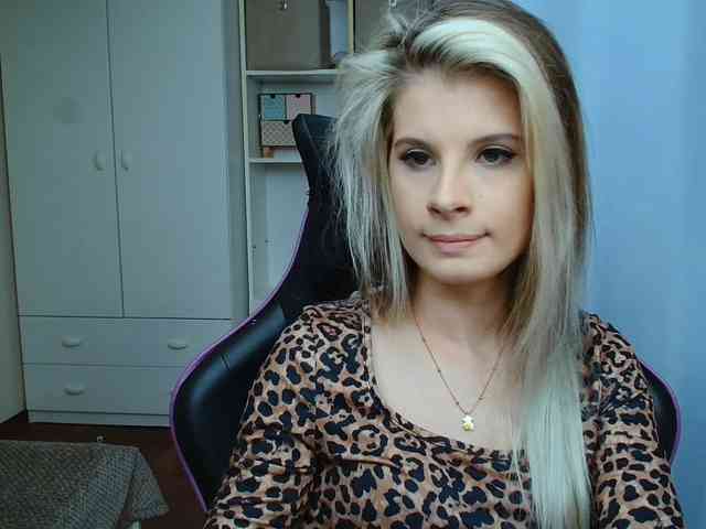 KristineNatural webcam