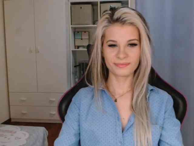 KristineNatural webcam