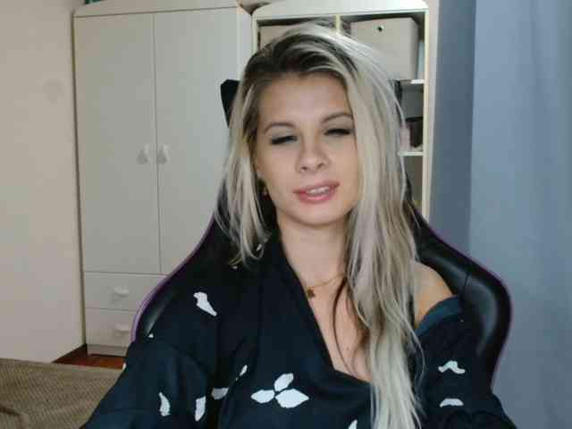 KristineNatural webcam