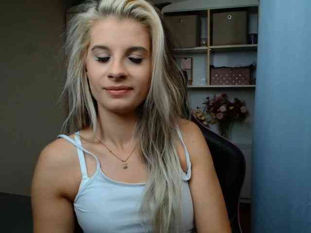 KristineNatural webcam