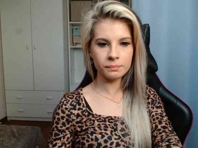KristineNatural webcam