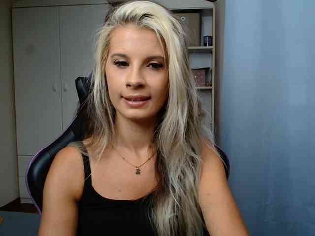 KristineNatural webcam