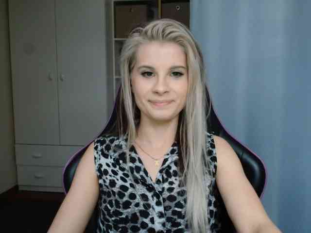 KristineNatural webcam