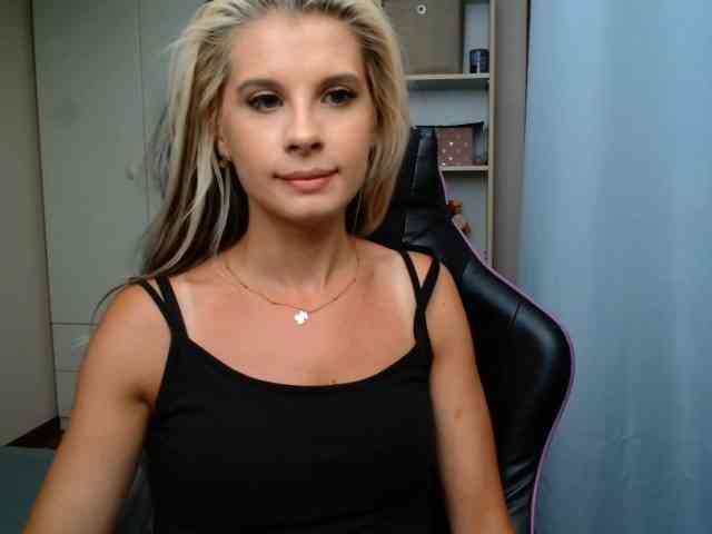 KristineNatural webcam