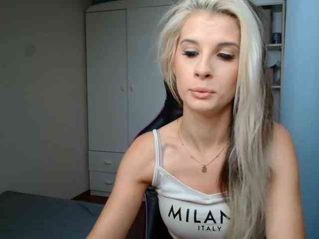 KristineNatural webcam