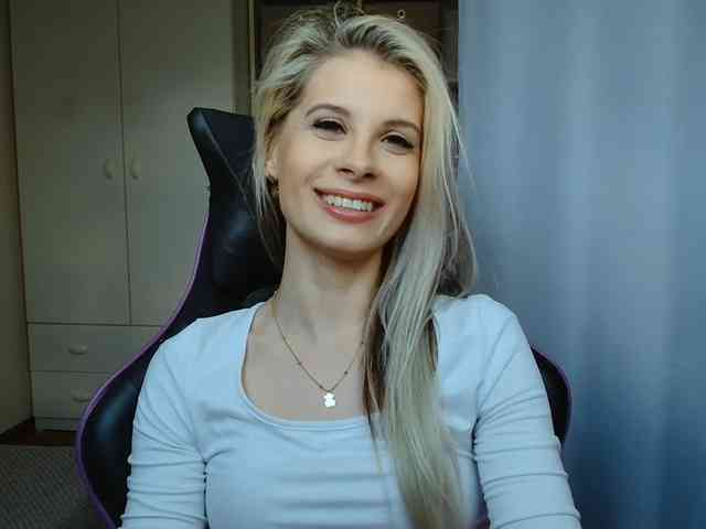 KristineNatural webcam