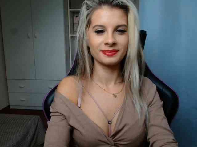KristineNatural webcam