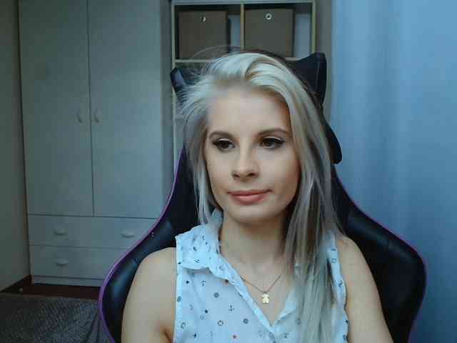 KristineNatural webcam