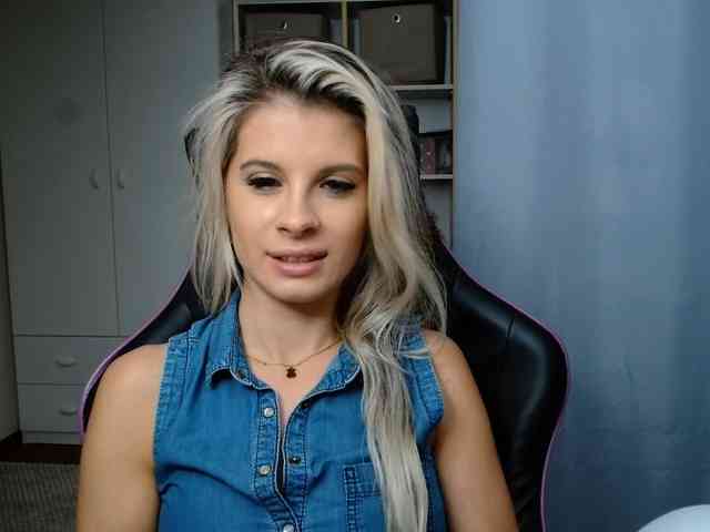 KristineNatural webcam