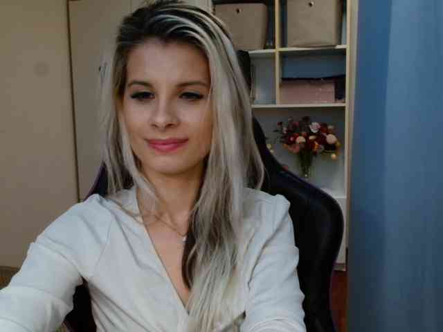 KristineNatural webcam