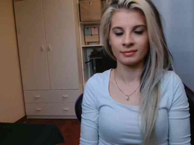 KristineNatural webcam