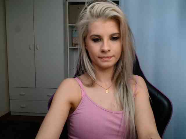 KristineNatural webcam