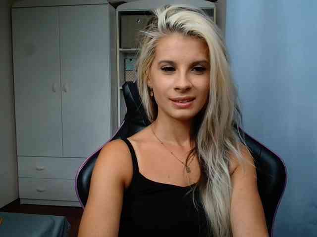 KristineNatural webcam