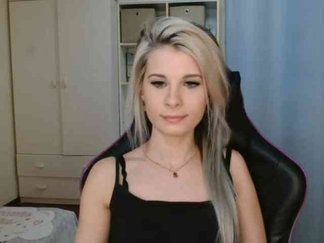 KristineNatural webcam