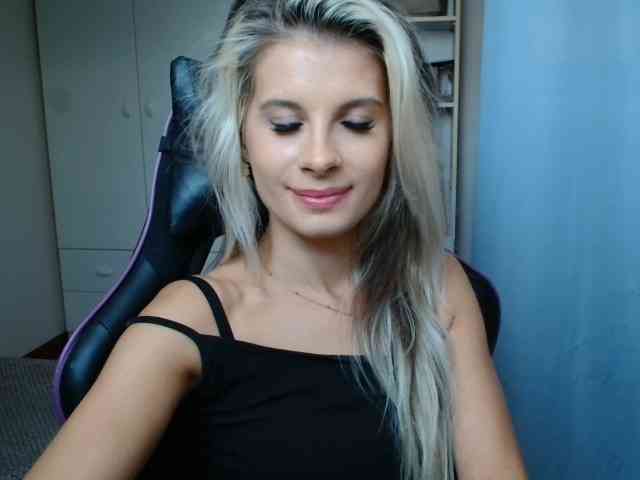 KristineNatural webcam