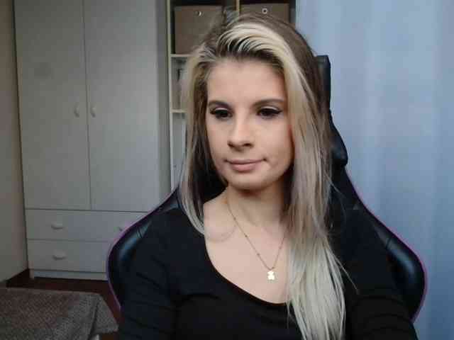 KristineNatural webcam