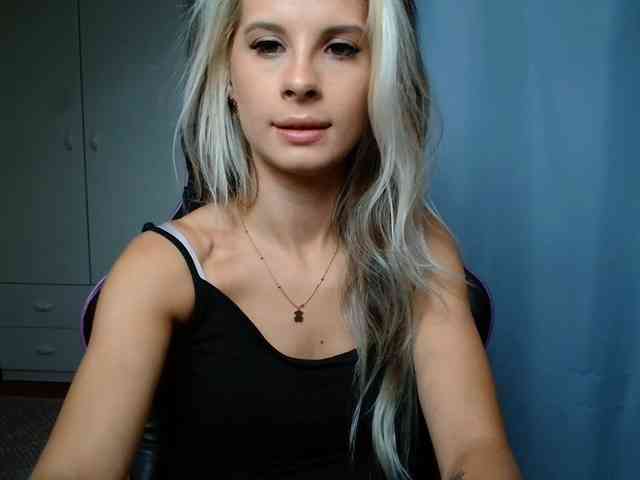 KristineNatural webcam