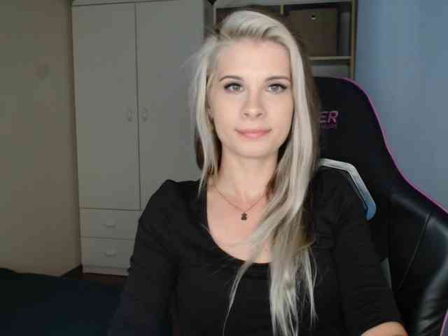 KristineNatural webcam