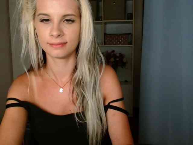 KristineNatural webcam