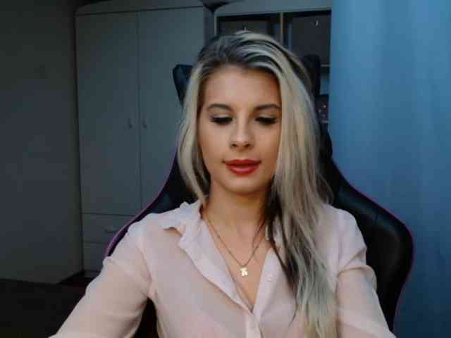 KristineNatural webcam