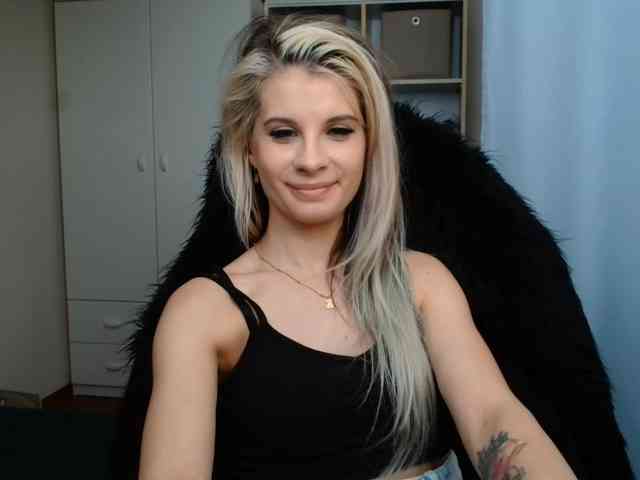 KristineNatural webcam