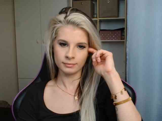 KristineNatural webcam