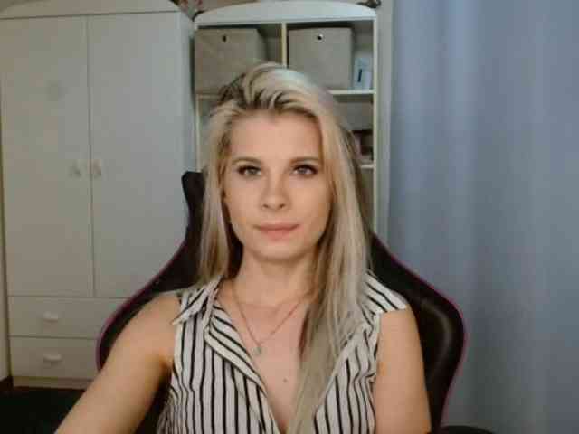 KristineNatural webcam