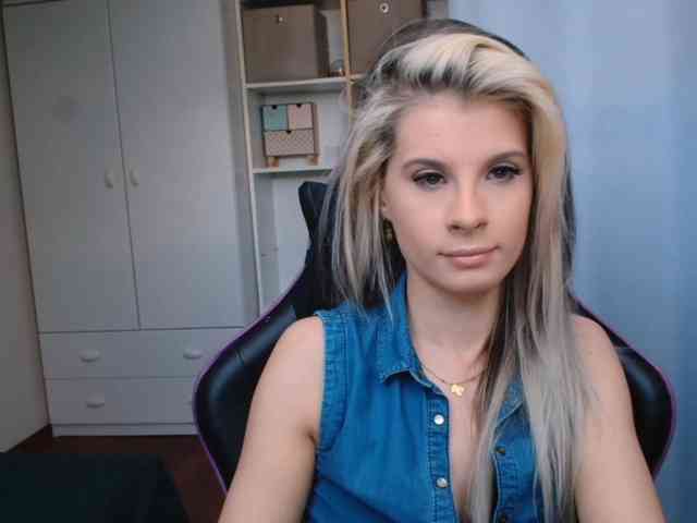 KristineNatural webcam