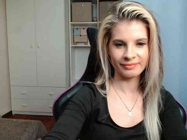 KristineNatural webcam