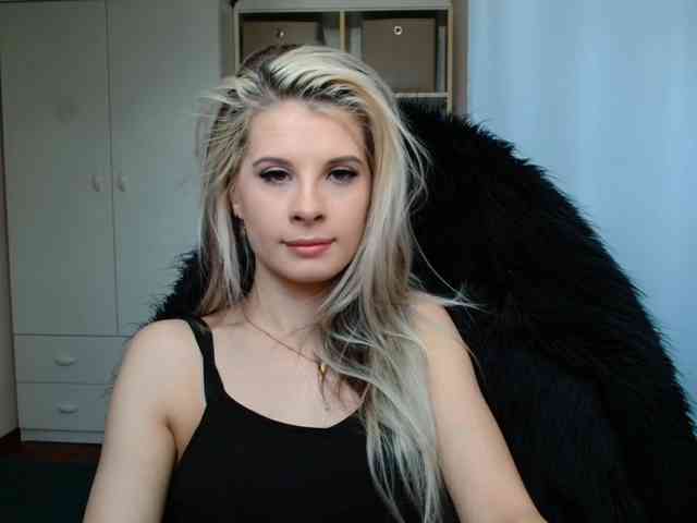 KristineNatural webcam