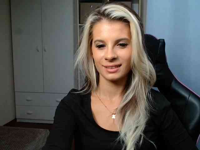 KristineNatural webcam