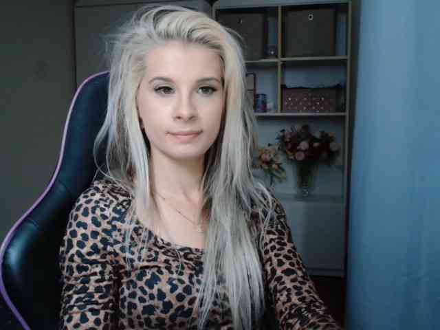 KristineNatural webcam