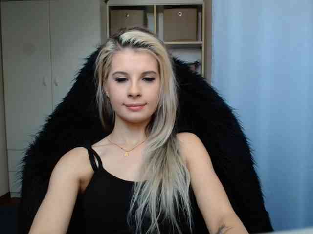 KristineNatural webcam