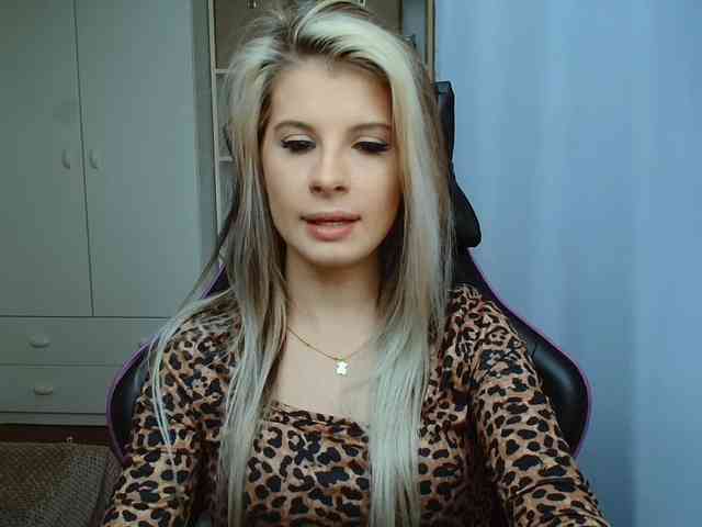 KristineNatural webcam