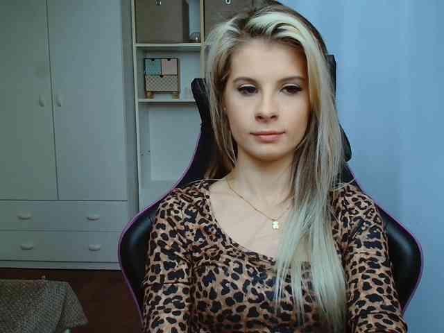 KristineNatural webcam