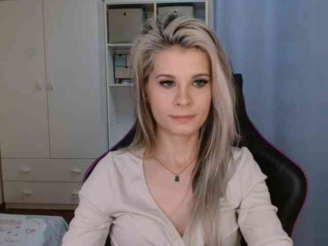 KristineNatural webcam